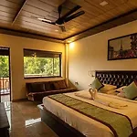 Fabhotel La Gracia Resort
